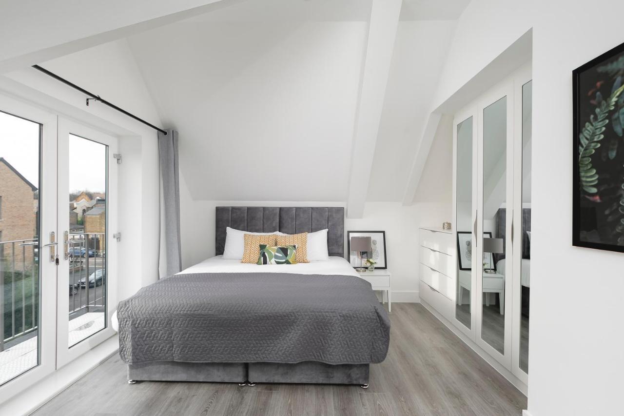 Skyvillion - London Enfield Chase Apartments With Parking & Wifi Buitenkant foto