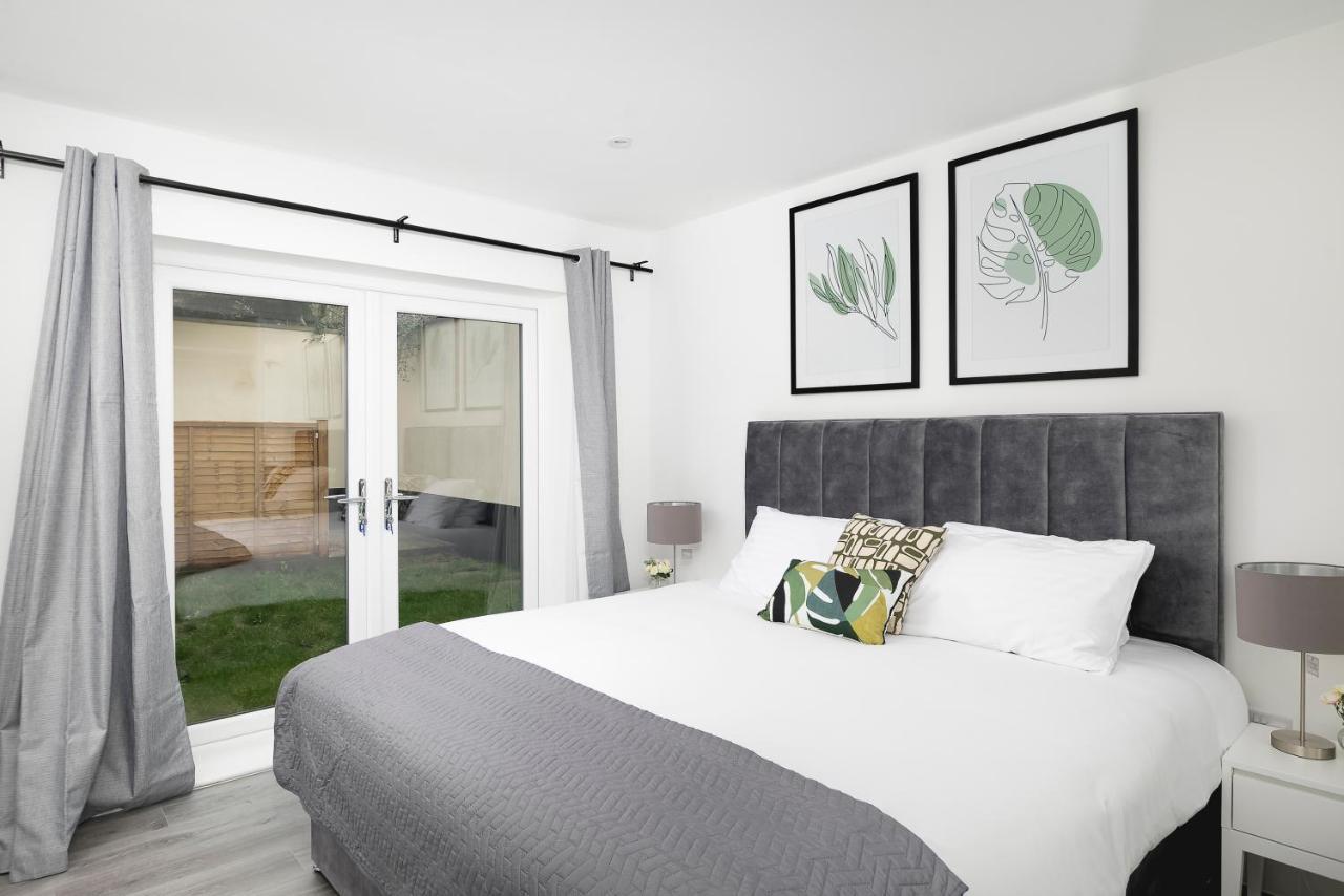 Skyvillion - London Enfield Chase Apartments With Parking & Wifi Buitenkant foto