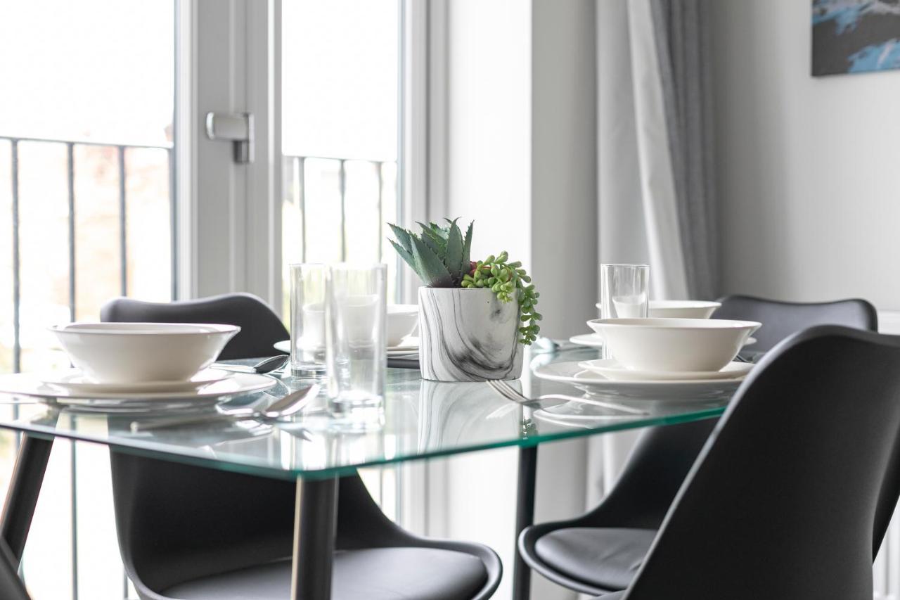 Skyvillion - London Enfield Chase Apartments With Parking & Wifi Buitenkant foto