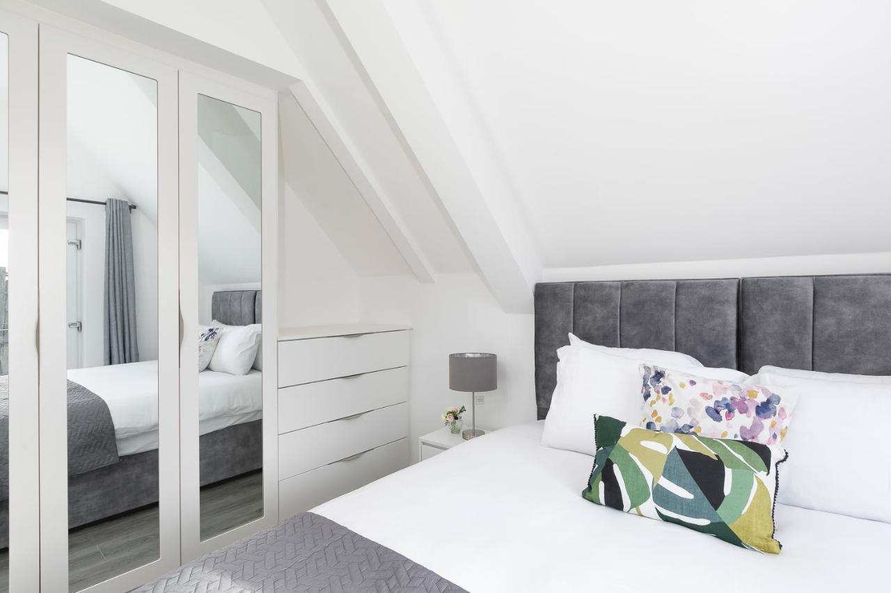 Skyvillion - London Enfield Chase Apartments With Parking & Wifi Buitenkant foto