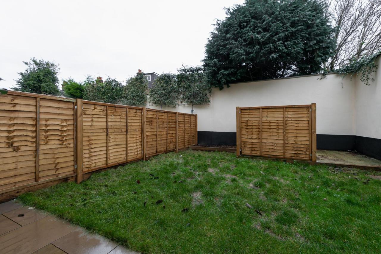 Skyvillion - London Enfield Chase Apartments With Parking & Wifi Buitenkant foto