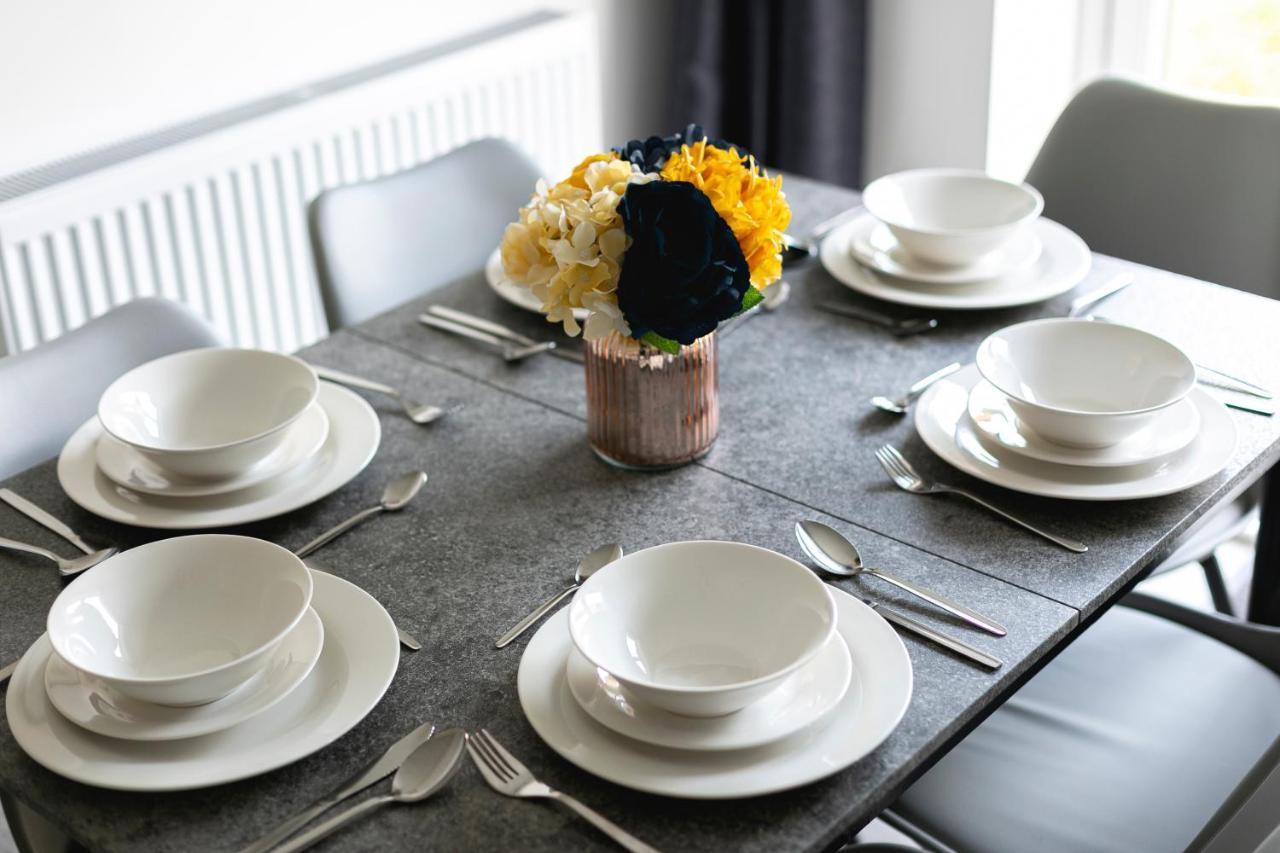Skyvillion - London Enfield Chase Apartments With Parking & Wifi Buitenkant foto