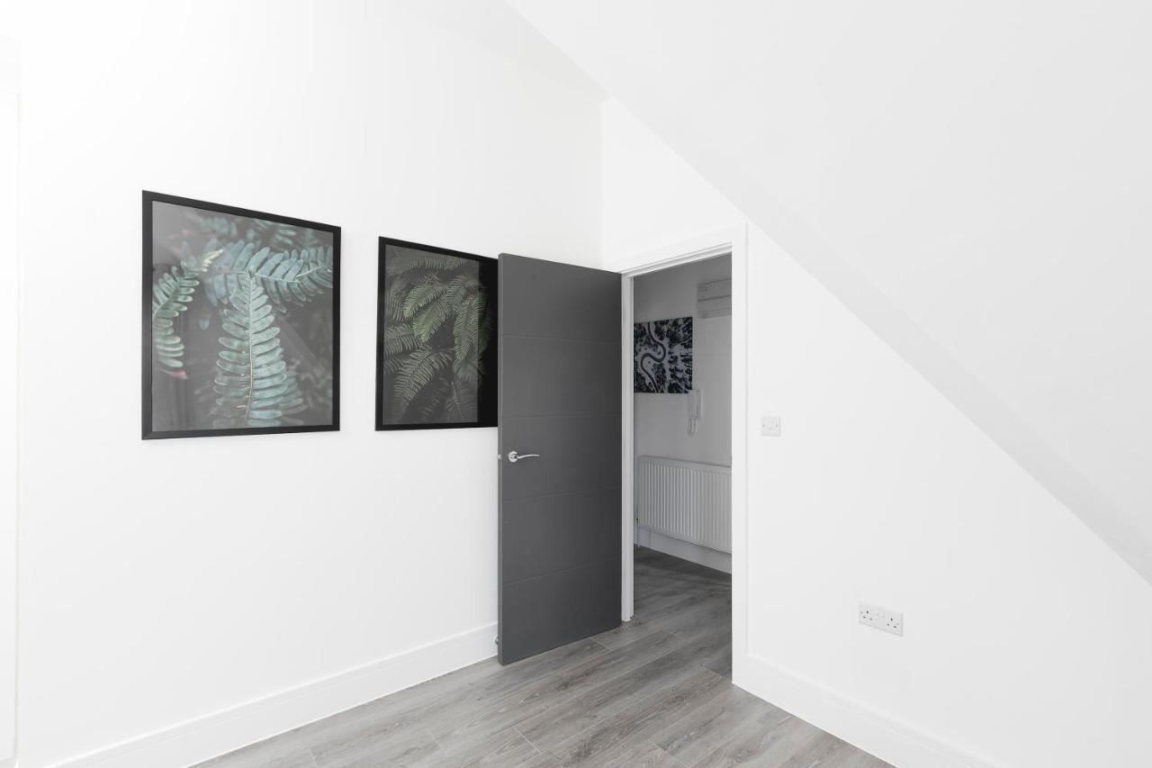 Skyvillion - London Enfield Chase Apartments With Parking & Wifi Buitenkant foto