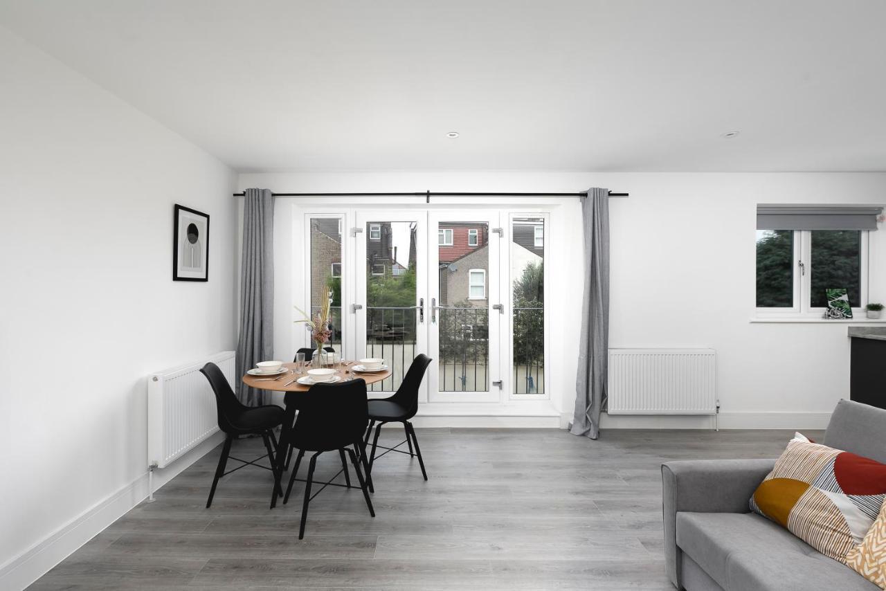 Skyvillion - London Enfield Chase Apartments With Parking & Wifi Buitenkant foto