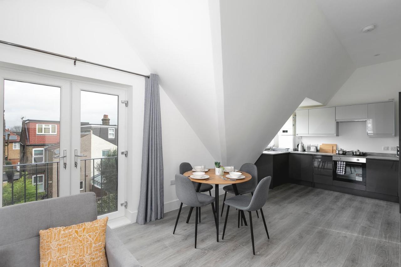 Skyvillion - London Enfield Chase Apartments With Parking & Wifi Buitenkant foto