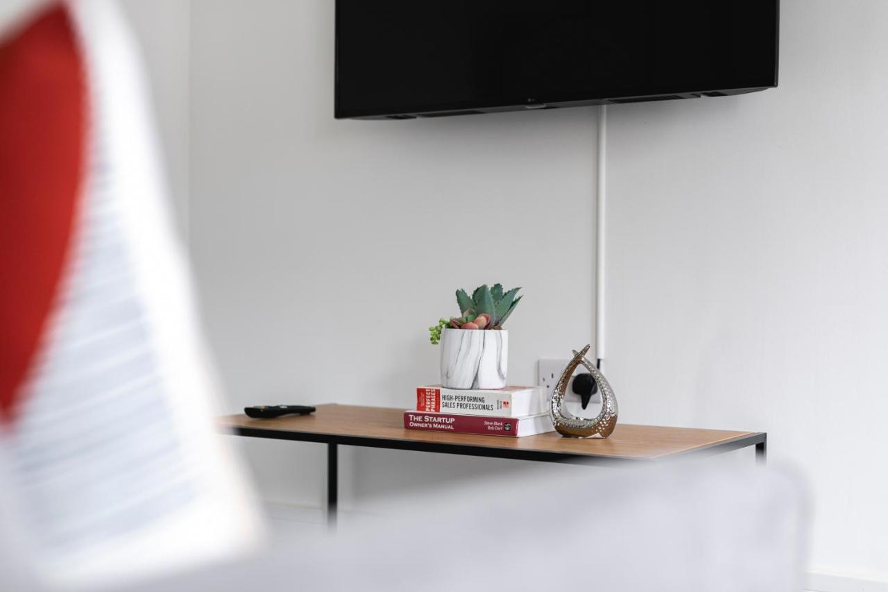 Skyvillion - London Enfield Chase Apartments With Parking & Wifi Buitenkant foto
