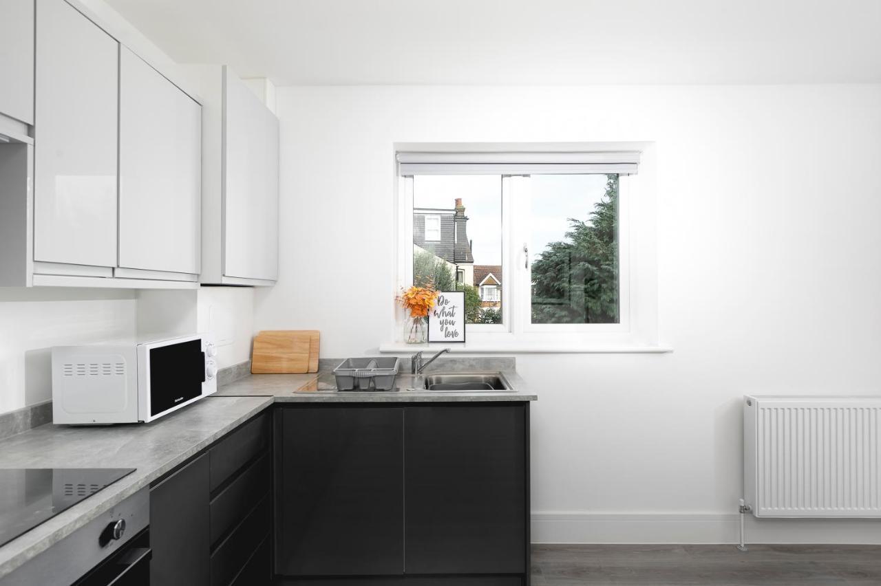 Skyvillion - London Enfield Chase Apartments With Parking & Wifi Buitenkant foto