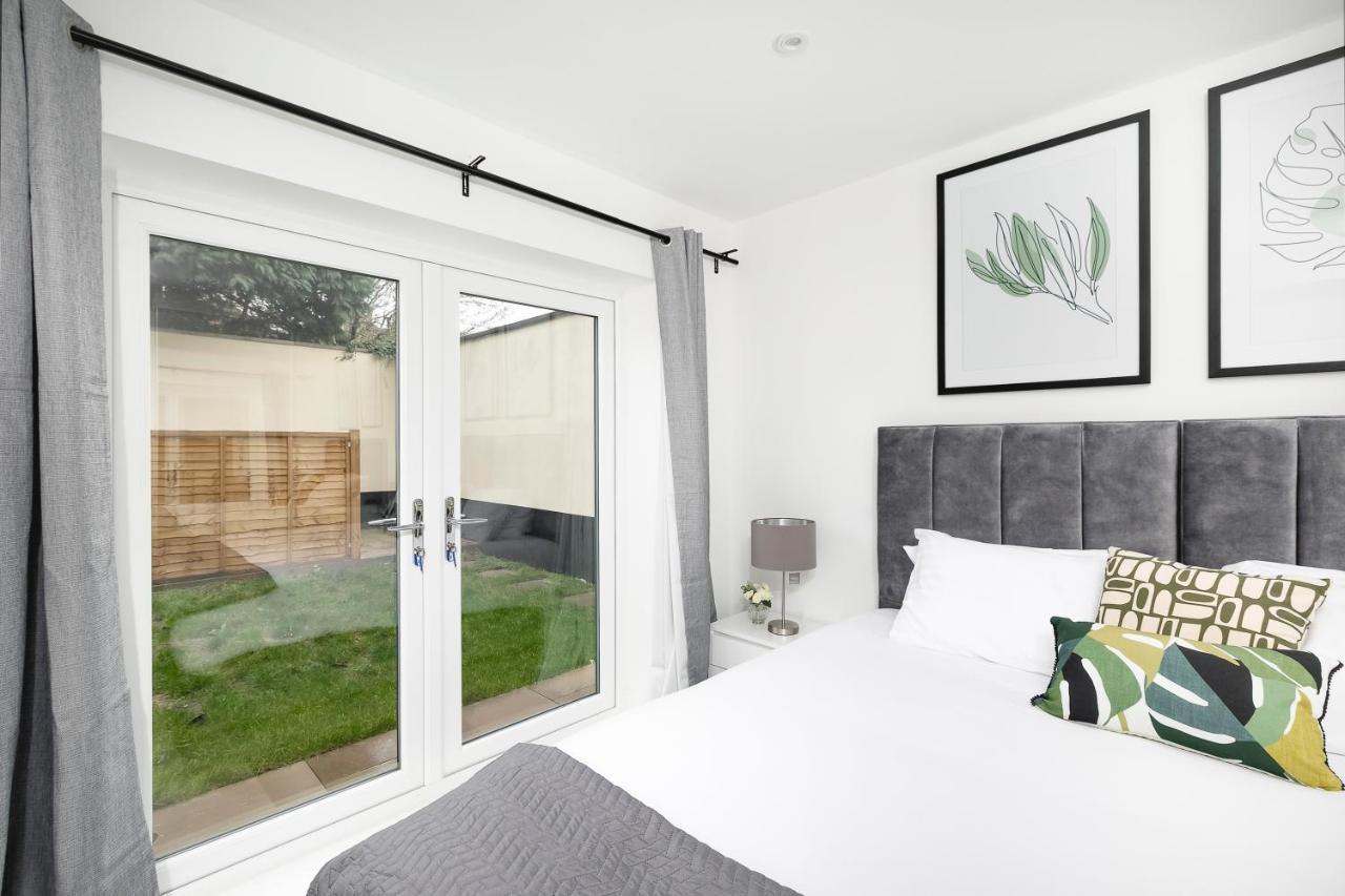 Skyvillion - London Enfield Chase Apartments With Parking & Wifi Buitenkant foto