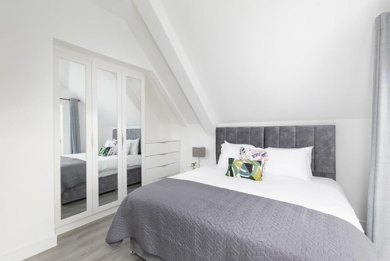 Skyvillion - London Enfield Chase Apartments With Parking & Wifi Buitenkant foto
