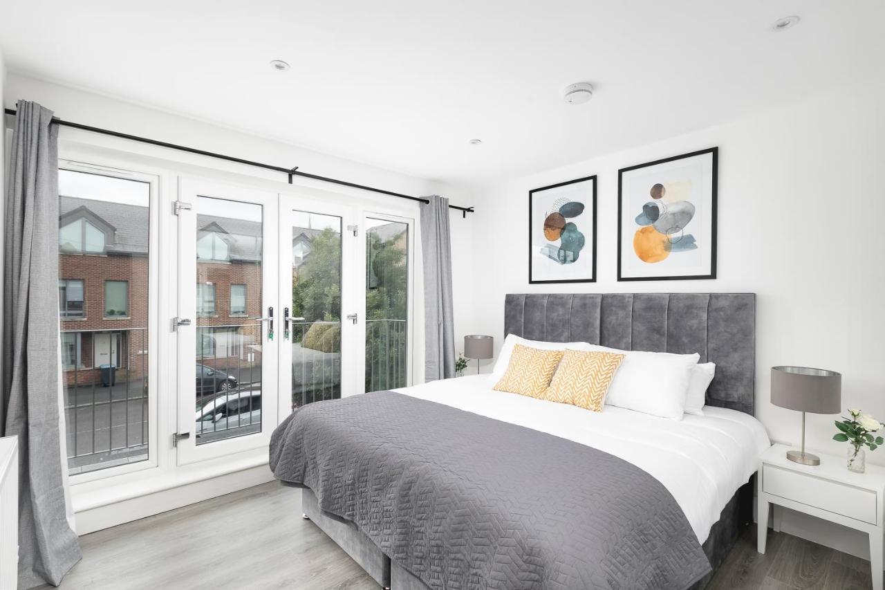 Skyvillion - London Enfield Chase Apartments With Parking & Wifi Buitenkant foto