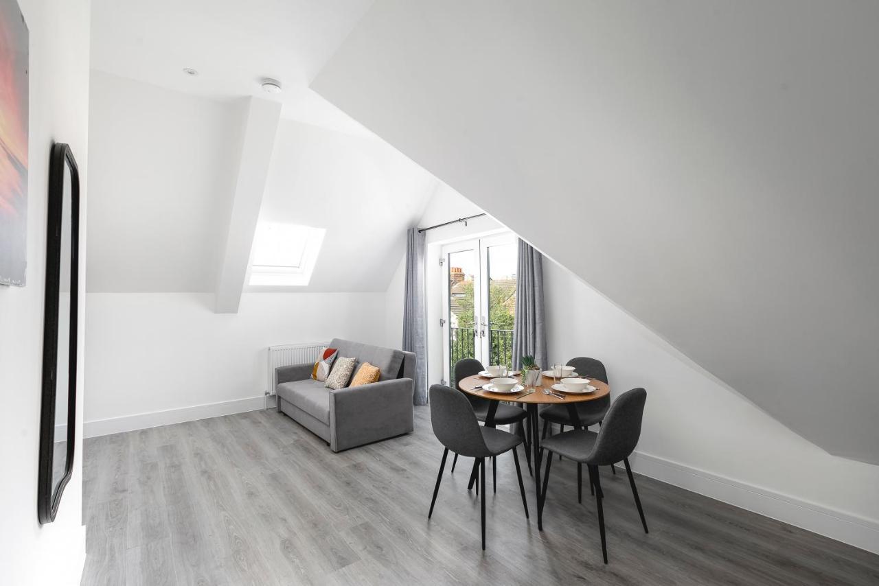 Skyvillion - London Enfield Chase Apartments With Parking & Wifi Buitenkant foto