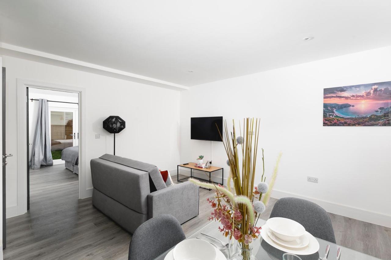 Skyvillion - London Enfield Chase Apartments With Parking & Wifi Buitenkant foto