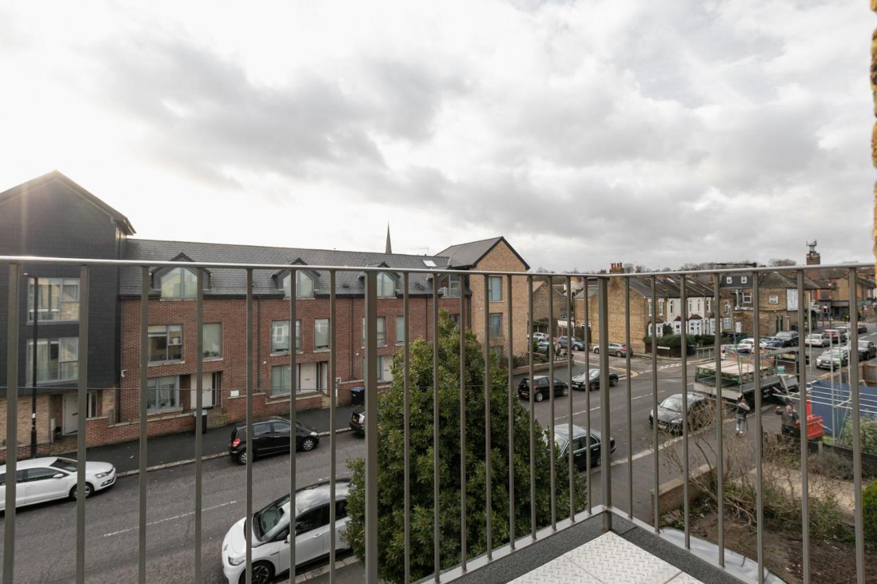Skyvillion - London Enfield Chase Apartments With Parking & Wifi Buitenkant foto