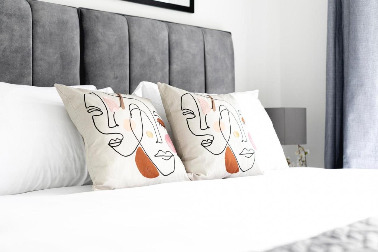 Skyvillion - London Enfield Chase Apartments With Parking & Wifi Buitenkant foto