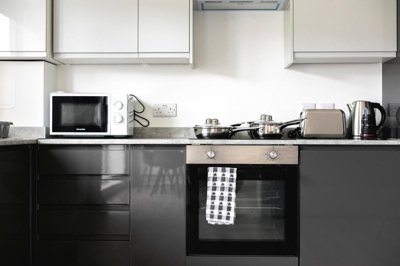 Skyvillion - London Enfield Chase Apartments With Parking & Wifi Buitenkant foto