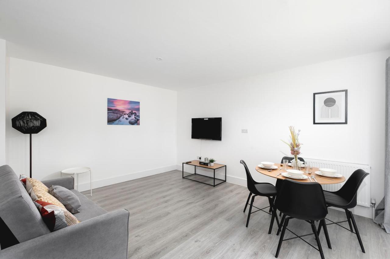 Skyvillion - London Enfield Chase Apartments With Parking & Wifi Buitenkant foto