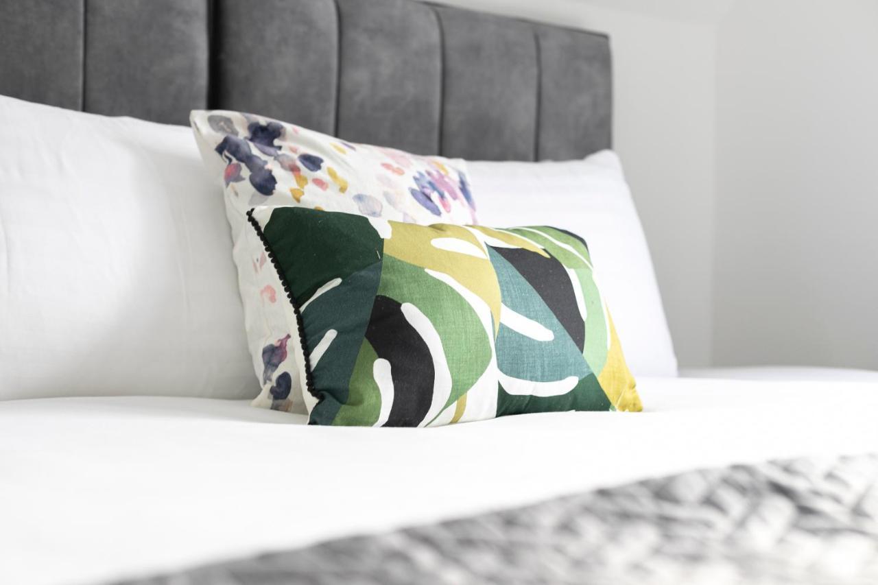 Skyvillion - London Enfield Chase Apartments With Parking & Wifi Buitenkant foto