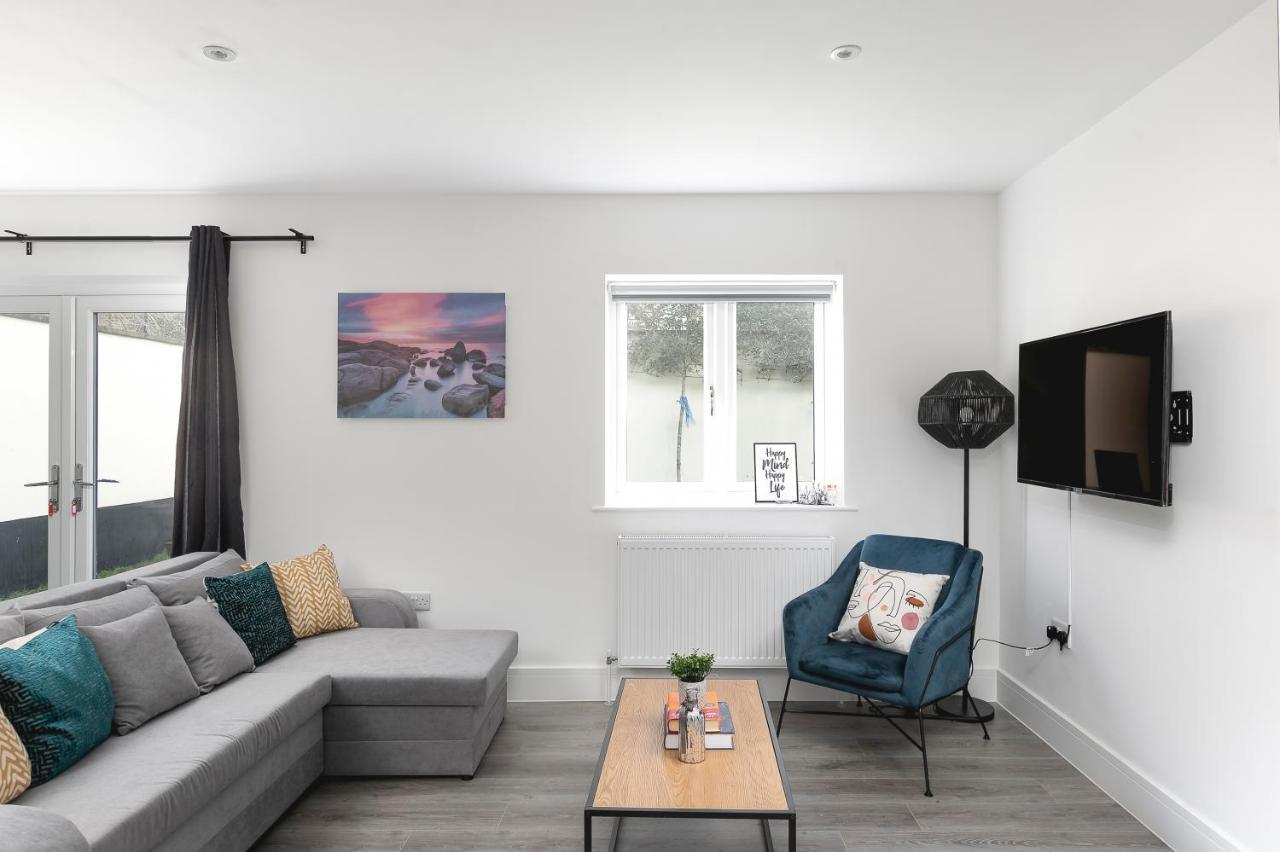 Skyvillion - London Enfield Chase Apartments With Parking & Wifi Buitenkant foto