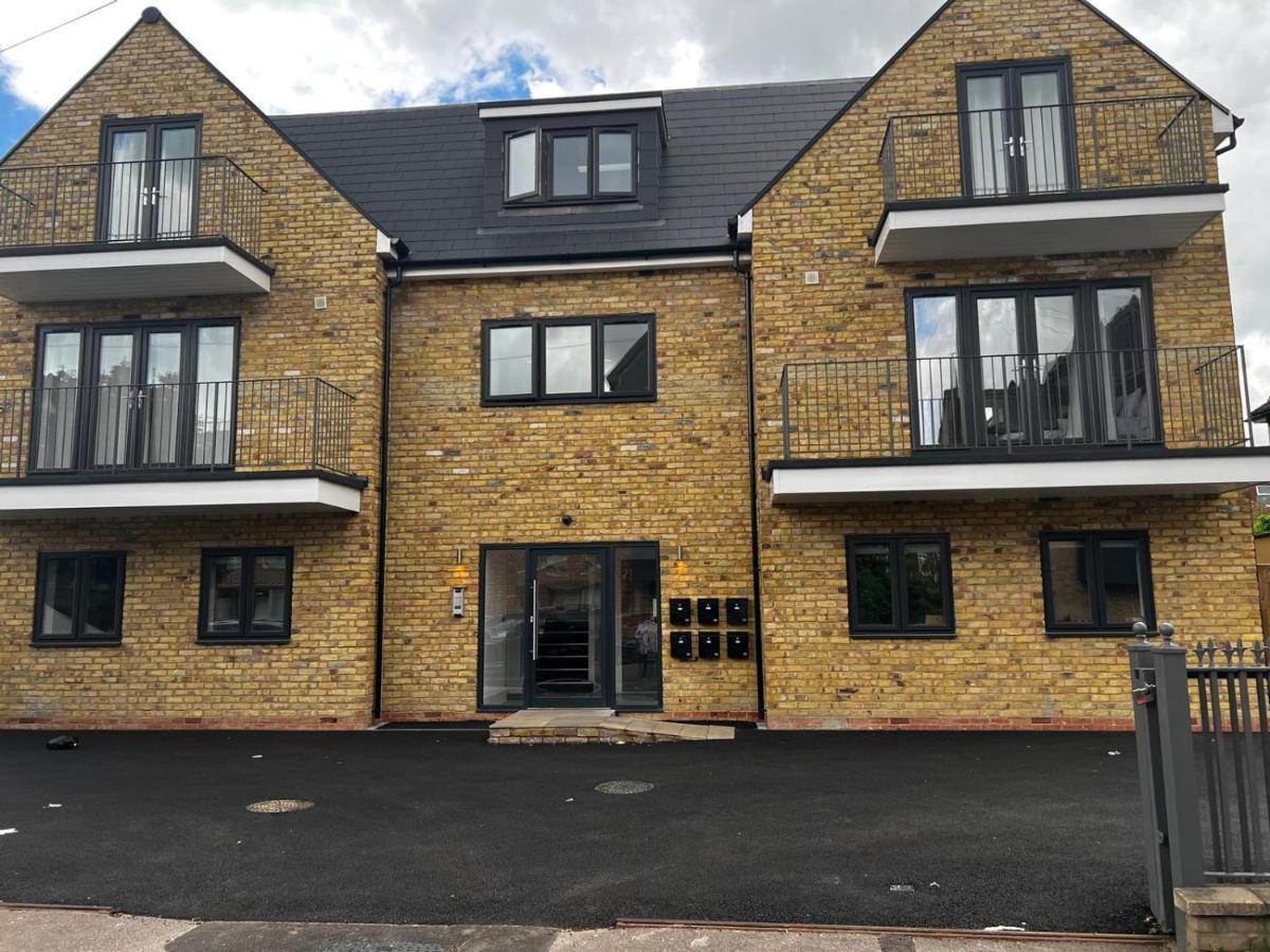 Skyvillion - London Enfield Chase Apartments With Parking & Wifi Buitenkant foto